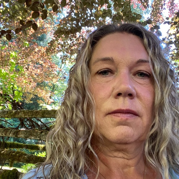 Meet your Posher, Dana - Picture 1 of 1